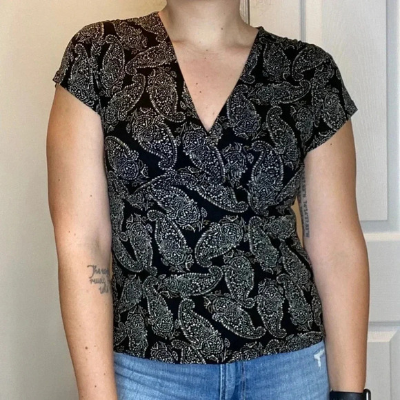 Geoffrey Beene Sport Neutral Paisley Top - Picture 1 of 4